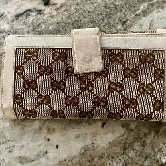 Authentic GUCCI long wallet. - Picture 3 of 5